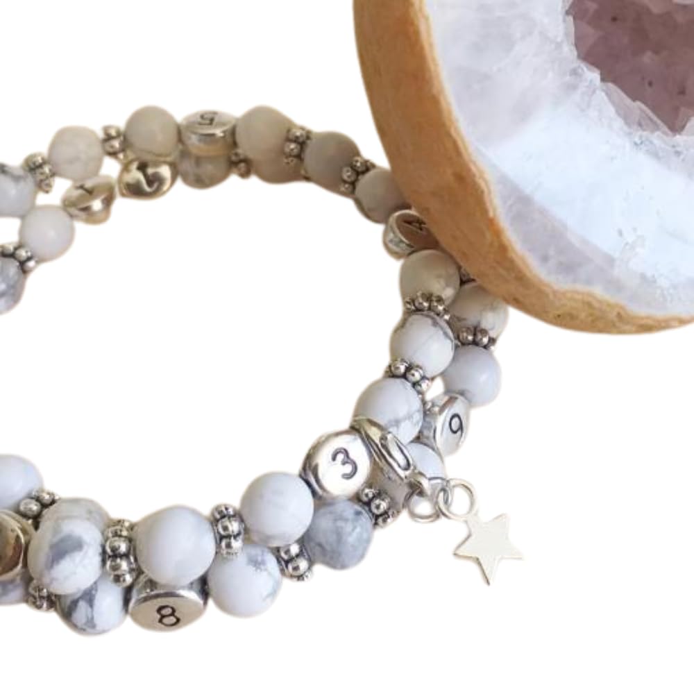 Bracelet d'allaitement Howlite - permet de noter l'heure de la dernière tétée ou dernier biberon - modèle Devi