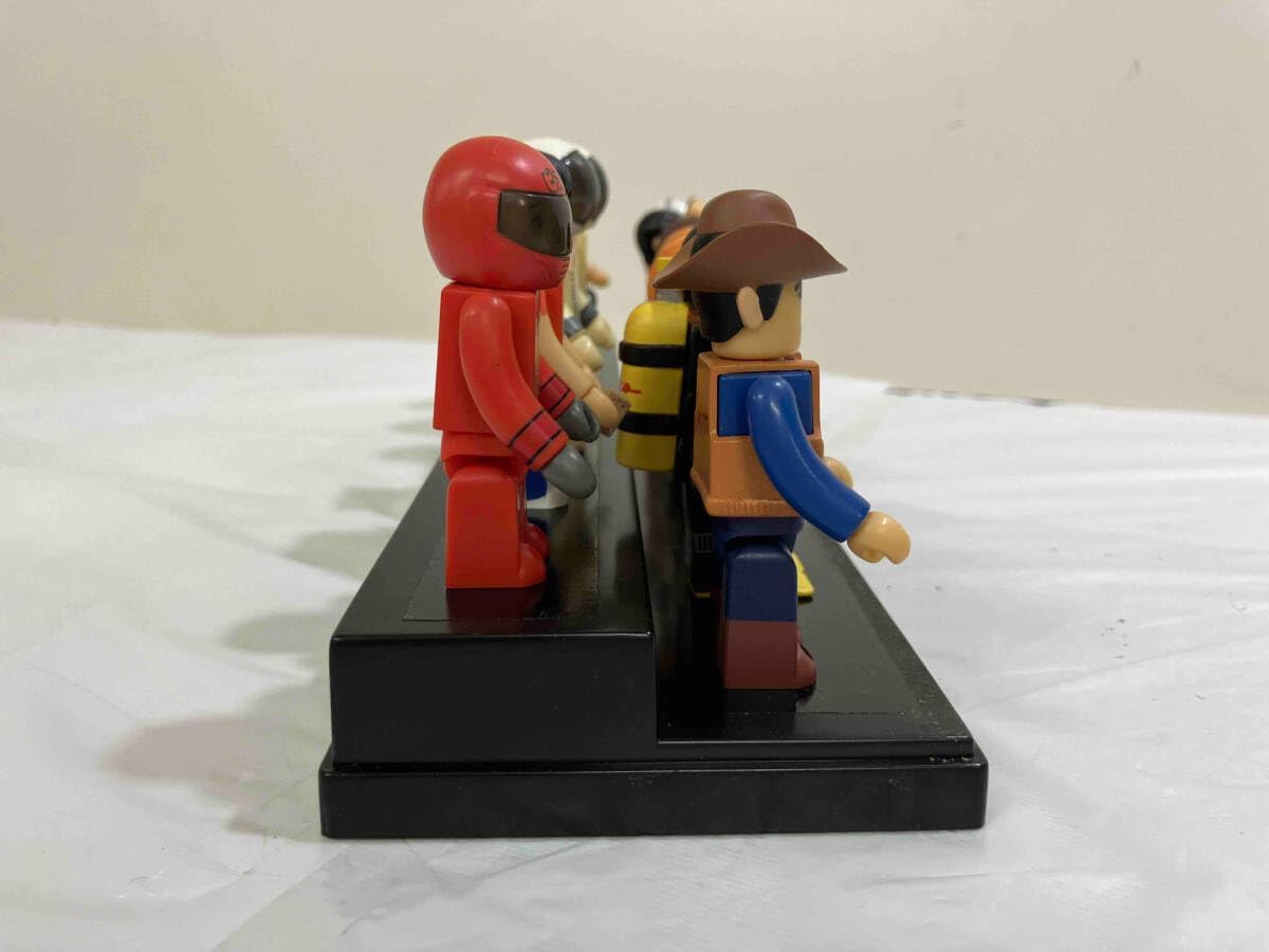 キューブリック「グリコマンとビスコ君＆ウルトラマン」9個セット KUBRICK グリコマンとビスコ君＆ウルトラマン 13体セット - メルカリ