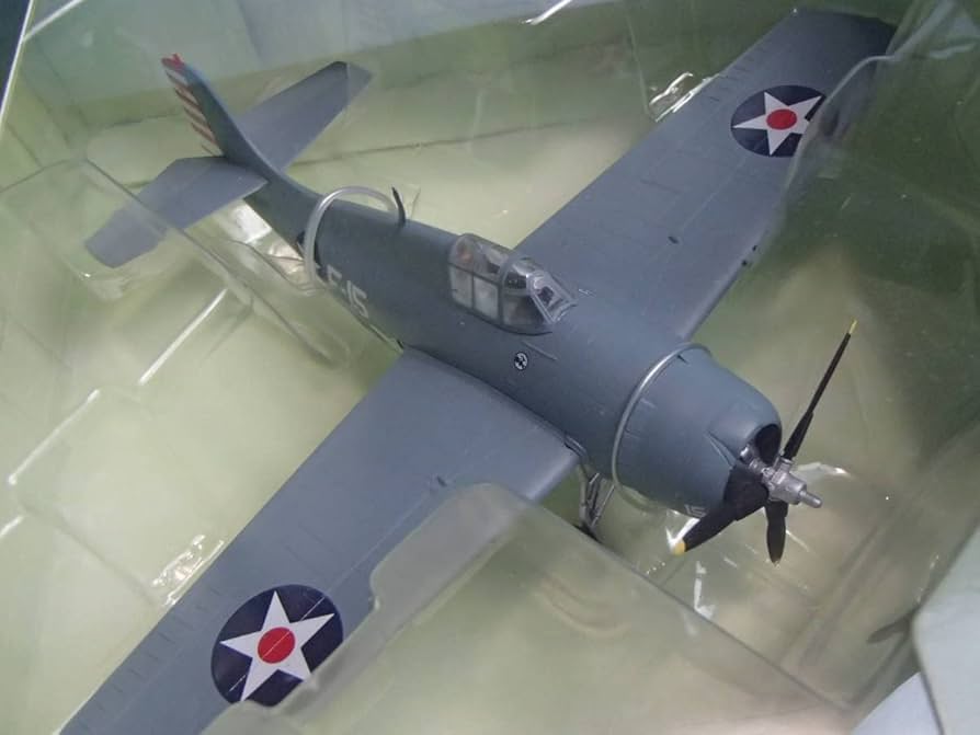 童友社 1/72 彩シリーズ No.4 アメリカ軍 F4F-3 ワイルドキャット 塗装済みプラモデル n5ksbvb Amazon | 童友社 1/72 アメリカ軍 F4F ワイルドキャット No.8