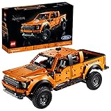 lego pickup and caravan . Il modello ha 4 porte apribili, in modo da poter esplorare l'interno dell'auto LEGO Technic, nonché un cofano e un'area di carico praticabili