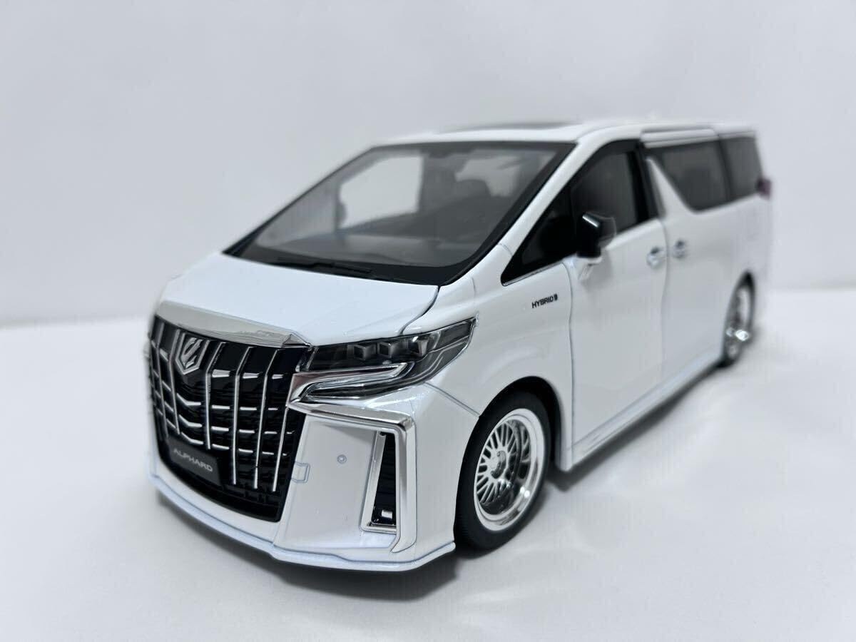 アルファード 30系 1/18 モデルカー アルファード 30系 1/18 モデルカー Amazon | アルファード 30系