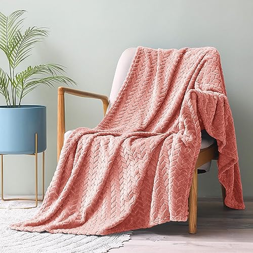Image of Amazon Brand - Umi Premium Plush AC Blanket - Lightweight Luxurious Soft Leaf Flannel Blanket, Super Soft Cozy and Comfy for Couch - (Double - 228 x 228 CM, Orange)| TC - 200