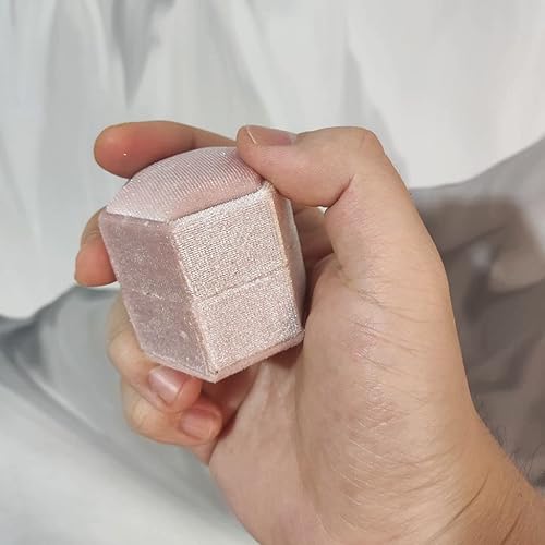 Miniatura 9 de JZTang Caja de anillo hexagonal de terciopelo con doble anillo elegante caja de almacenamiento de joyería regalo para propuestas compromiso