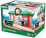 brio bahnhof Die Aufnahmefunktion wird Kinderaugen zum Leuchten bringen: Über zwei Knöpfe können kurze Ansagen aufgenommen und abgespielt werden - dazu ertönen auch tolle Lokomotivgeräusche!