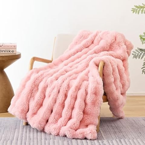 Smoofy Faux Fur Blanket - Blush Pink Cover