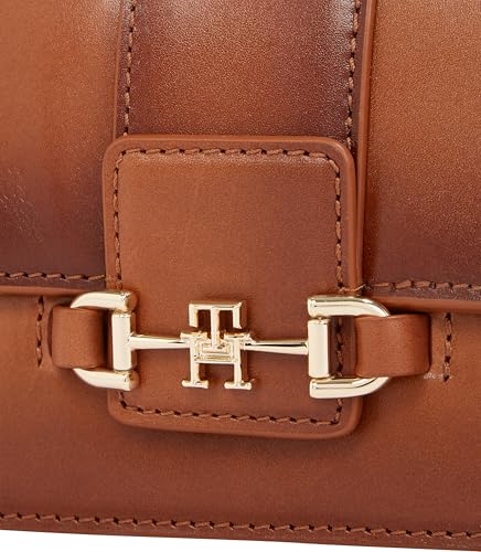 Tommy Hilfiger Heritage Leather Bag with Chain Crossbody Strap3
