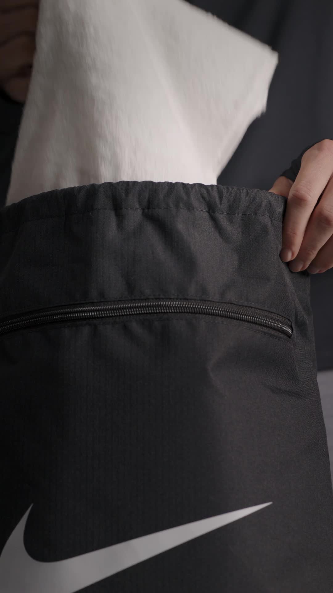 Amazon.com | Nike Unisex Brasilia 9.5 Training Gym Sack (18L