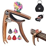 porta puas para guitarra 【Ligero y portátil】 El producto incluye 1 cejilla, 5 púas de guitarra de 3 grosores y 1 porta púas de cuero, que es conveniente para que guarde las púas. Es ligero y compacto, con un tamaño de 3,15 x 3,35 x 3,15 pulgadas. Se puede llevar contigo.