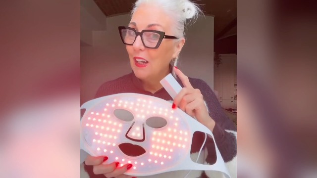Amazon.com: SWIRISE Red Light Therapy for Face，Red Light Face
