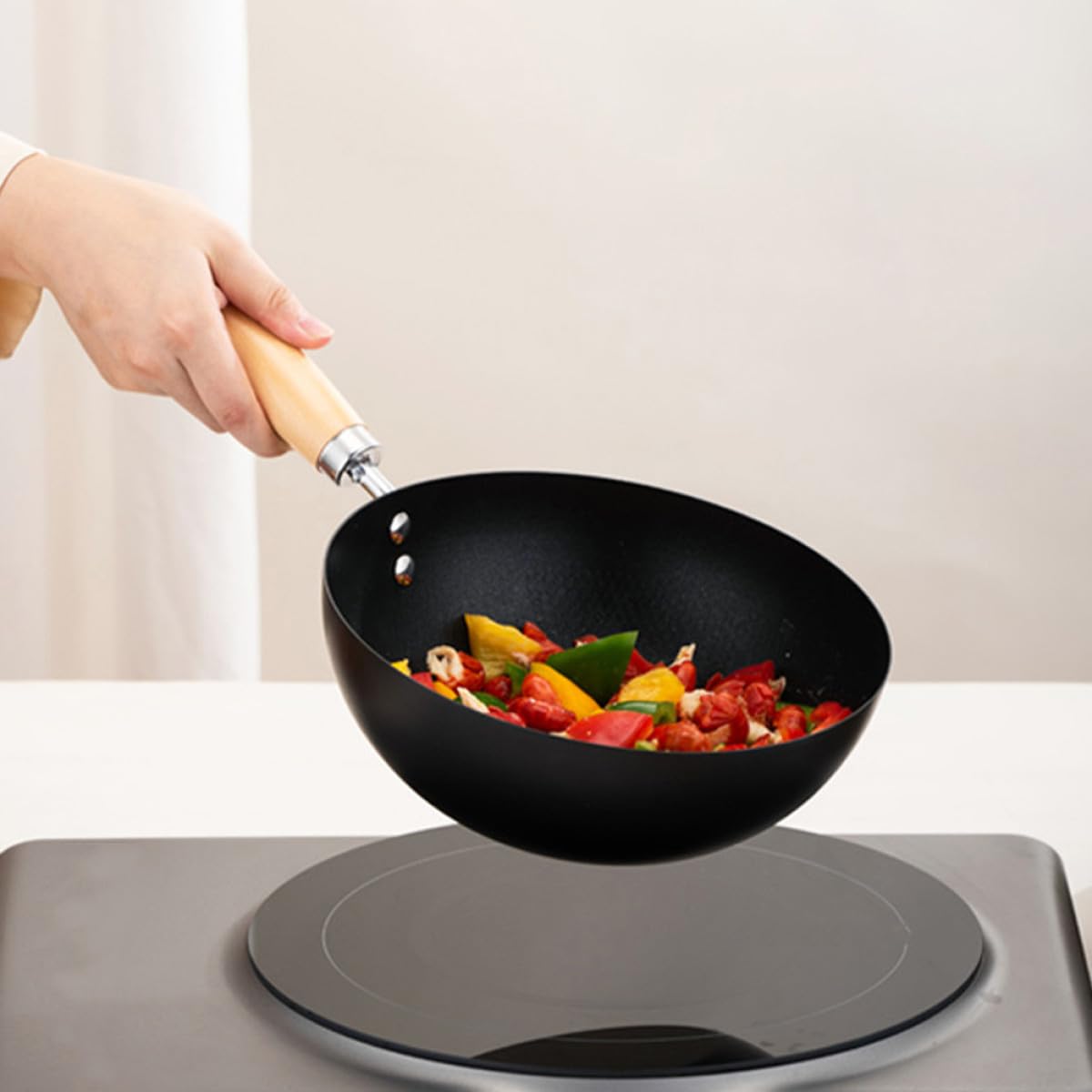 Amosfun Padella Wok Antiaderente in Acciaio Inox 22 Cm senza Coperchio con Manico Ergonomico in Legno, Mini Padella per Uova e Cottura Uniforme su Tutti i Fornelli, per Cucina Casalinga