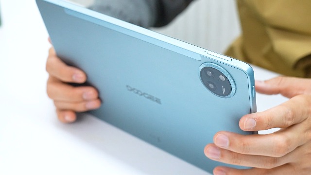 Amazon.co.jp: 【Android 15 タブレット大画面 10インチ 以上