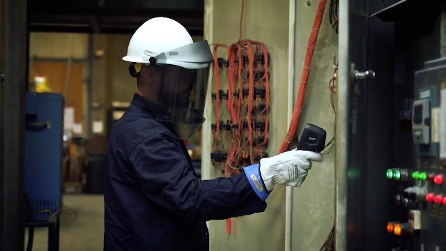 Image of FLIR TG298 Thermal Imaging Camera with High Temperature Spot IR Super Resolution 320x240 (160x120 Native IR) and Bullseye Laser: Industrial Infrared Spot Camera for High-Temp Applications | 160x120 native IR, MSX, high-temp use, trending /logging /alarms, IP54, strap, pouch