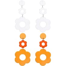 hoyuwak 2 Pairs 70s Acrylic Daisy Dangle Earrings Y2k Resin Floral Earrings 60s 70s Flowers Earrings for Women Summer Holiday, White and Yellow