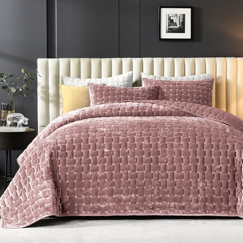 Image of Grassix Velvet Quilt Set Queen Size, Luxury Geometric Design, Blush Pink | Lightweight Velvet Comforter with 2 Pillow Shams, Ultra Soft Bedspread Coverlet, Quilted Bedding Set for All Seasons, 90 inchx96 inch