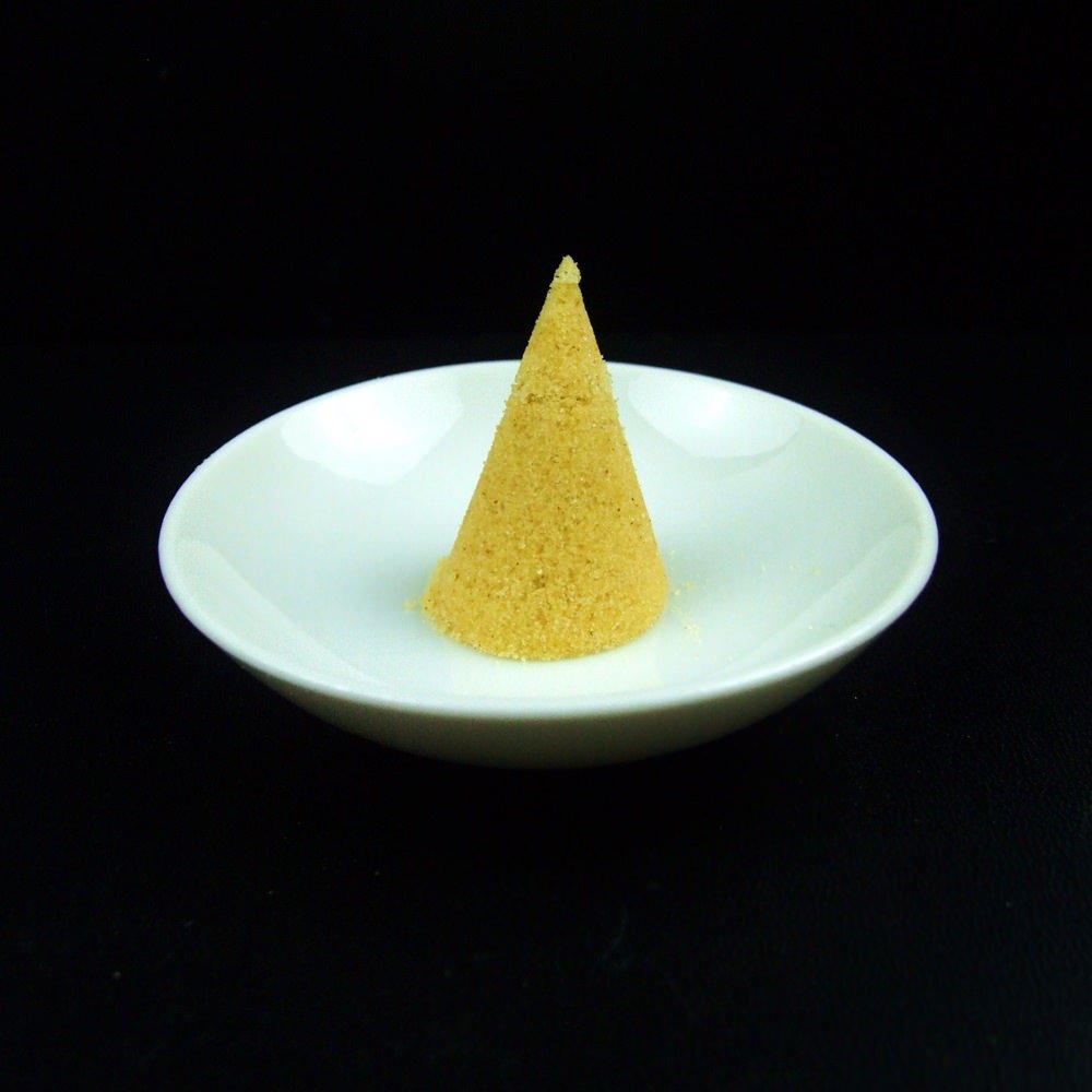 Amazon｜黄金神塩300g お部屋やトイレの浄化 悪い気を断つ 開運・金運