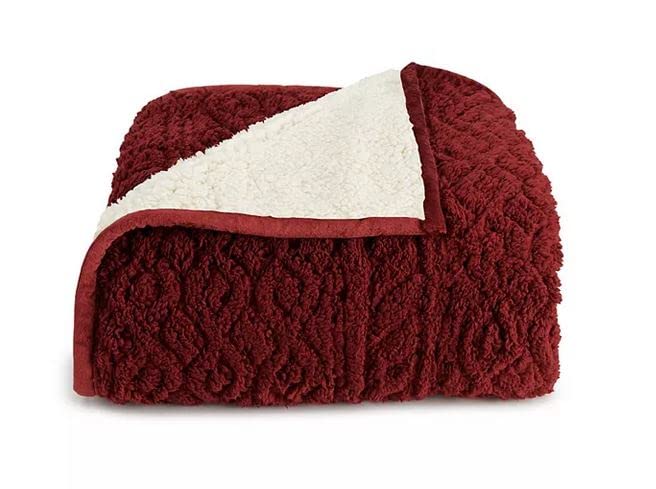Amazon.com: Cuddl Duds Sherpa Fleece Plush Throw (Red Carve) 50x60 It's  Perfect for Curling up on The Couch or an Extra Layer of Warmth for The Bed  : Clothing, Shoes u0026 Jewelry