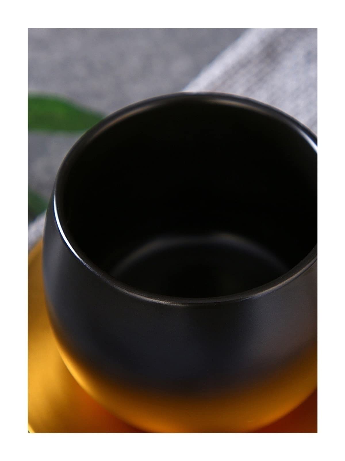 Ceramiczny zestaw kubków do kawy ze spodkiem i łyżką, kreatywny matowy design, pojemność 280 ml, idealny dla rodziny i przyjaciół