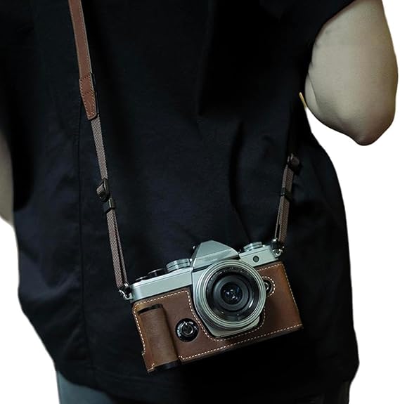 【ジャンク品】オリンパス　OM-3Ti　シューカバー、本革ストラップ、説明書付き OM SYSTEM OM-3 OM-1 ハンド紐 ストラップ PUレザー リスト紐