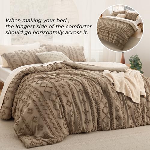 Bedsure Tufted Boho Comforter Set King Size - Light Brown Boho Bed Set, GentleSoft™ 3 Pieces Farmhouse Shabby Chic Embroidery Bedding, Gifts for Woman, Jacquard King Comforter for All Seasons
