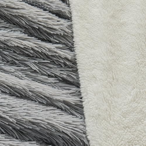 EMME Faux Kuscheldecke Flauschig, Felldecke, Pelz Wolldecke, Wohndecke, Super Weich, Plüschig, Dicke, Elegant, Lange Haare Shaggy Decke, Warme Gemütliche für Sofa und Bett (Hellgrau, 130 x 150 cm)