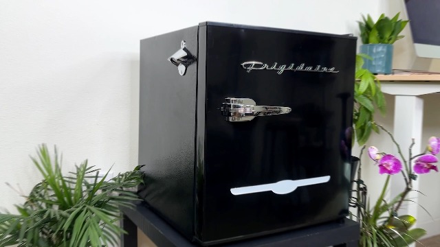 Product video thumbnail