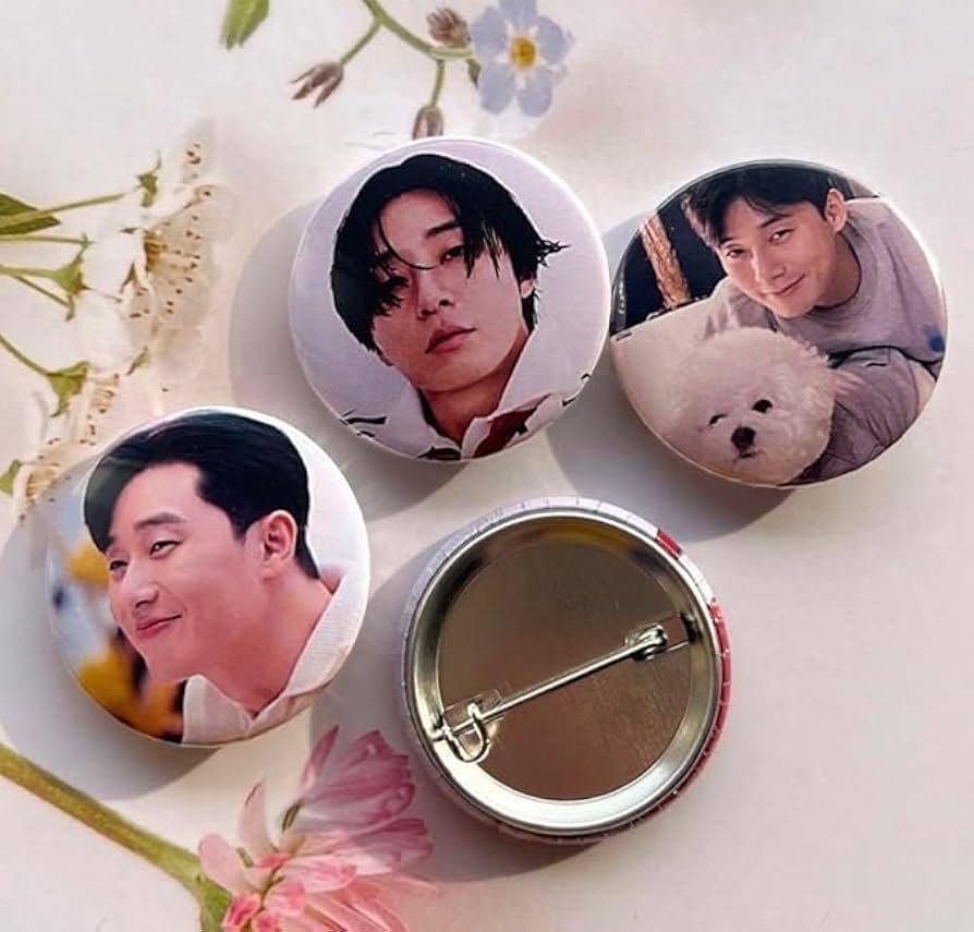 Amazon | パクソジュン 缶バッジ 33mm 4個 セット | バッジ