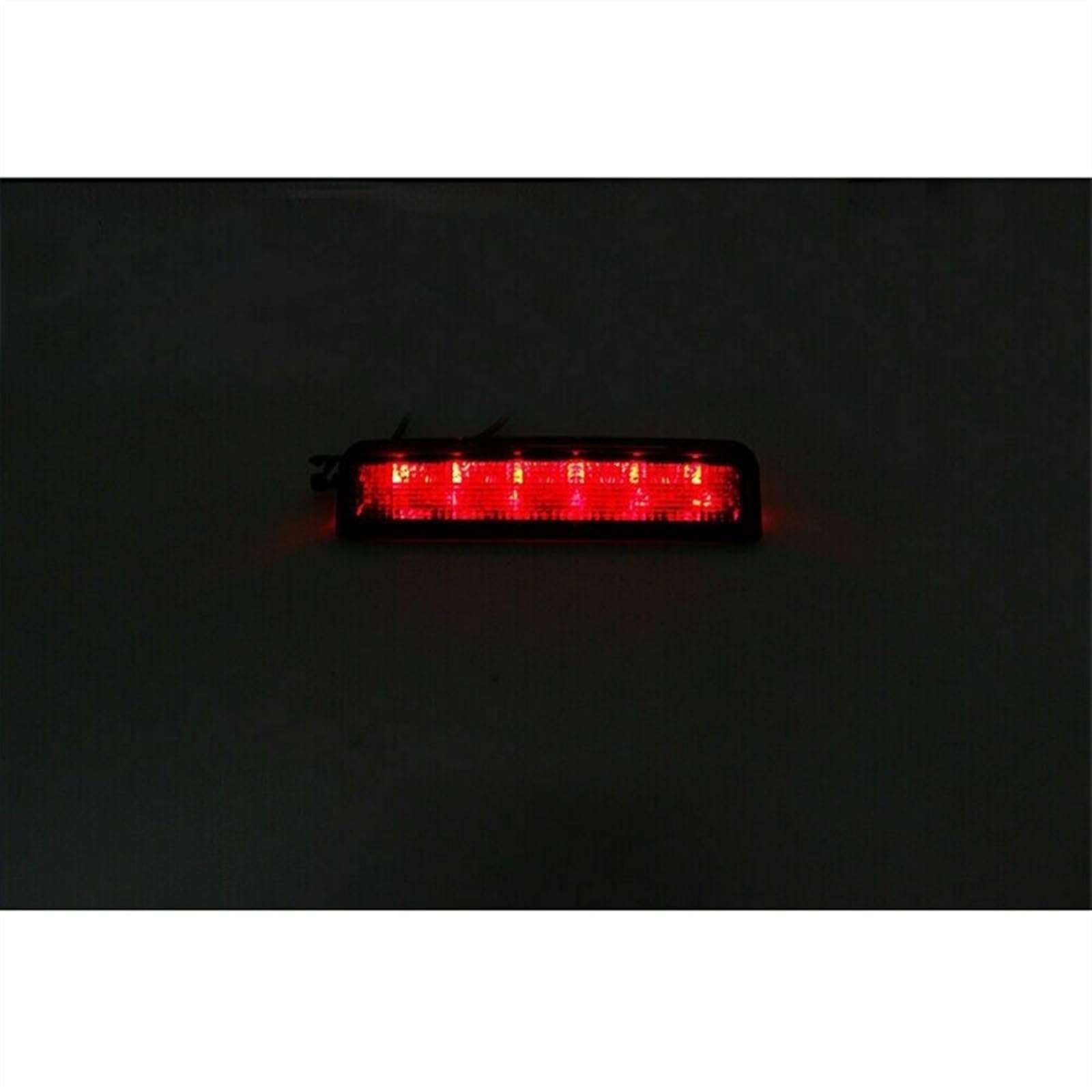 Generico Terza luce di stop per automobili Terza terza luce freno posteriore centrale di livello alto per VW per Caddy 2004-2015 lampadine per auto 2K0945087C(Rosso)