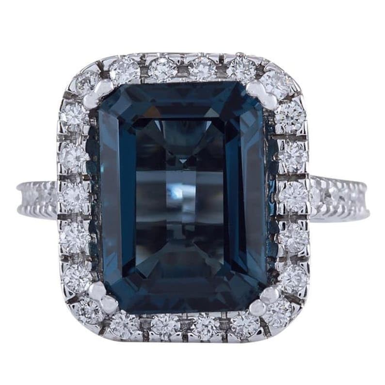 Bague solitaire en or blanc 14 carats avec topaze bleue de Londres et halo de diamants taille émeraude naturelle 11,10 carats
