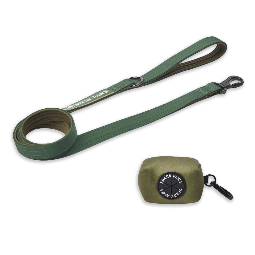 Spark Paws Juego de correa para perro y bolsas de excrementos premium, gancho de aleación resistente para razas que tiran fuerte, cómodo, duradero y seguro - Verde militar