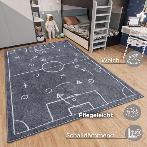 Hanse Home Adventures Kinderteppich Fußball - Fußballfeld Teppich Junge Mädchen für Kinderzimmer, Spielzimmer, Jugendzimmer, Wohnzimmer - Dunkelgrau, 120x170cm - 2