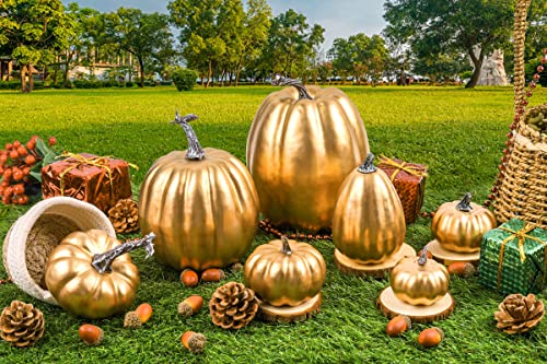 7 pcs Assorted Sizes Gold Artificial Pumpkins Faux Foam Autumn Pumpkins with 24 pcs Acorns and 4 pcs Pinecones for Halloween Thanksgiving Table Fall Harvest Home Decorations
