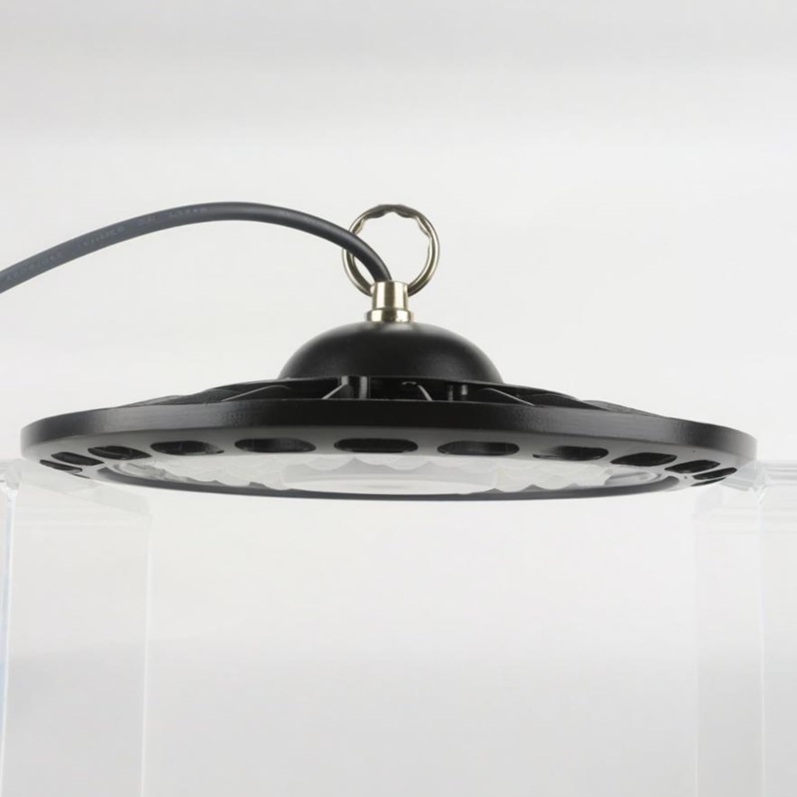 Fynokst 200W UFO LED Workshop Light, 30000LM 6000K Super Bright LED High Bay Light, IP66 Waterproof Pendant Light