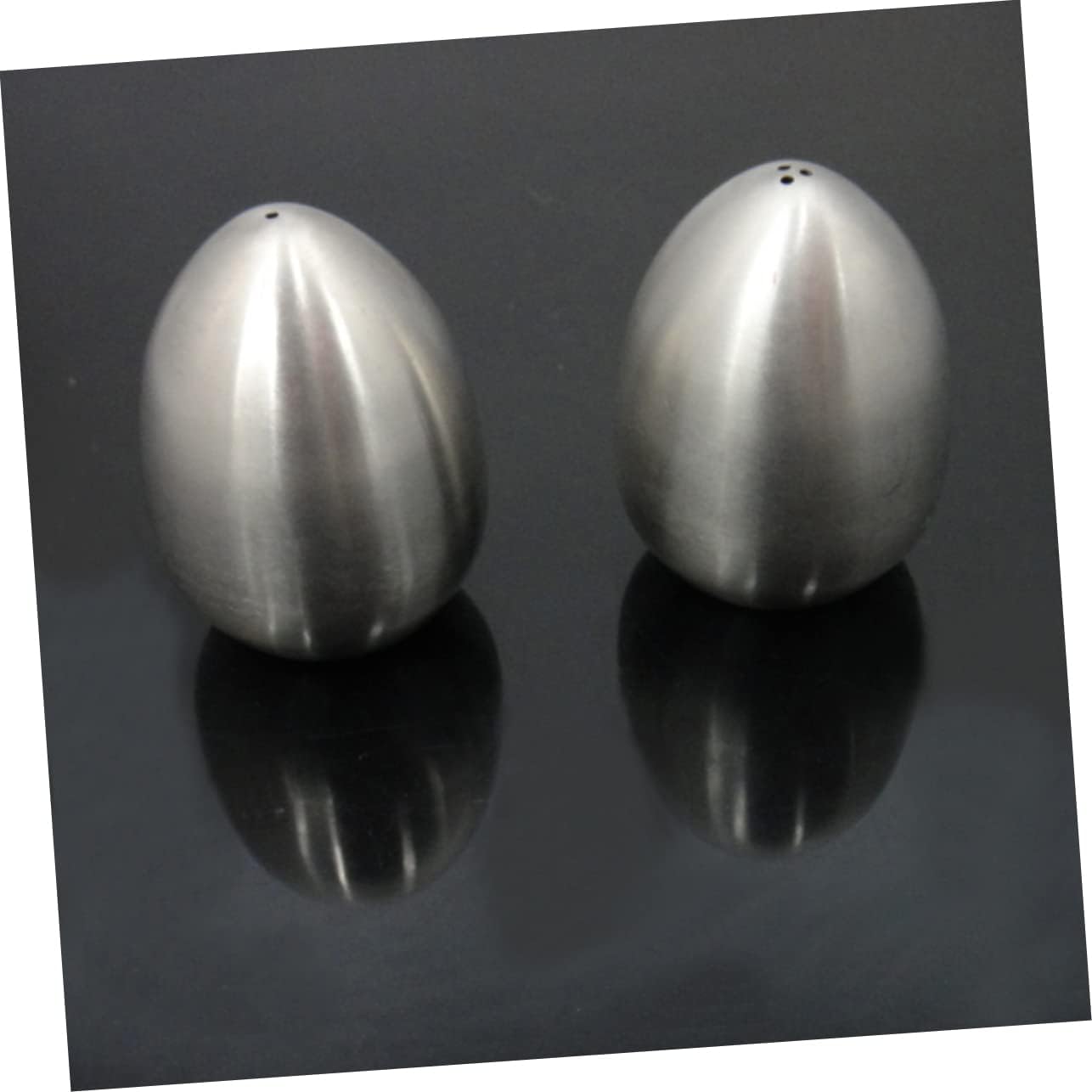 Cabilock 2pcs Stainless Steel Egg Shaped Pepper Shaker Sugar Shaker Salt Seasoning Container Rustproof Kitchen Supplies