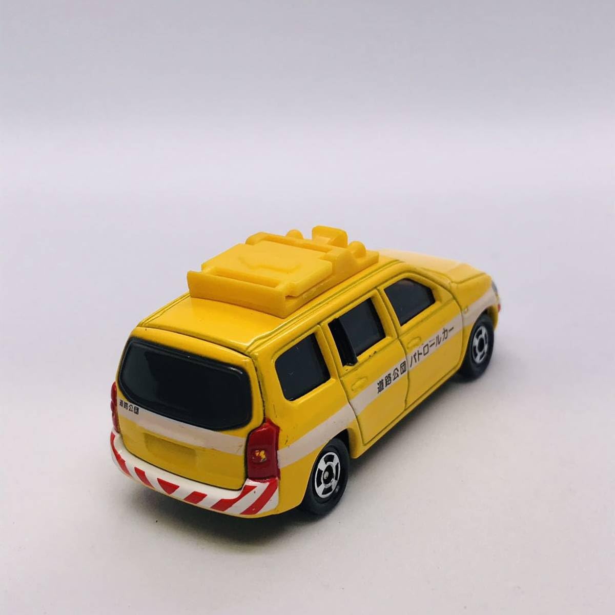 ARCEBURG 道路パトカー、子供向けの楽しい、白黒。 ARCEBURG 道路パトカー、子供向けの楽しい、白黒。
