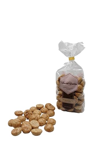 Galletas holandesas de chocolate crujientes-capuchino de chocolate blanco también llamado pepernoten, kruidnoten, peppernuts, chocolate kruidnoten