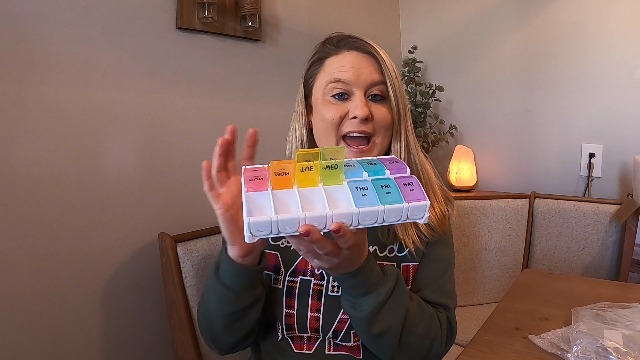 Sukuos AM PM Weekly Pill Organizer 2 Times A Day, Large Daily Pill Box Case 7 Day with Easy Push Button Design, Detachable Medicine Holder for Vitamin/Fish Oil/Supplements (Rainbow)