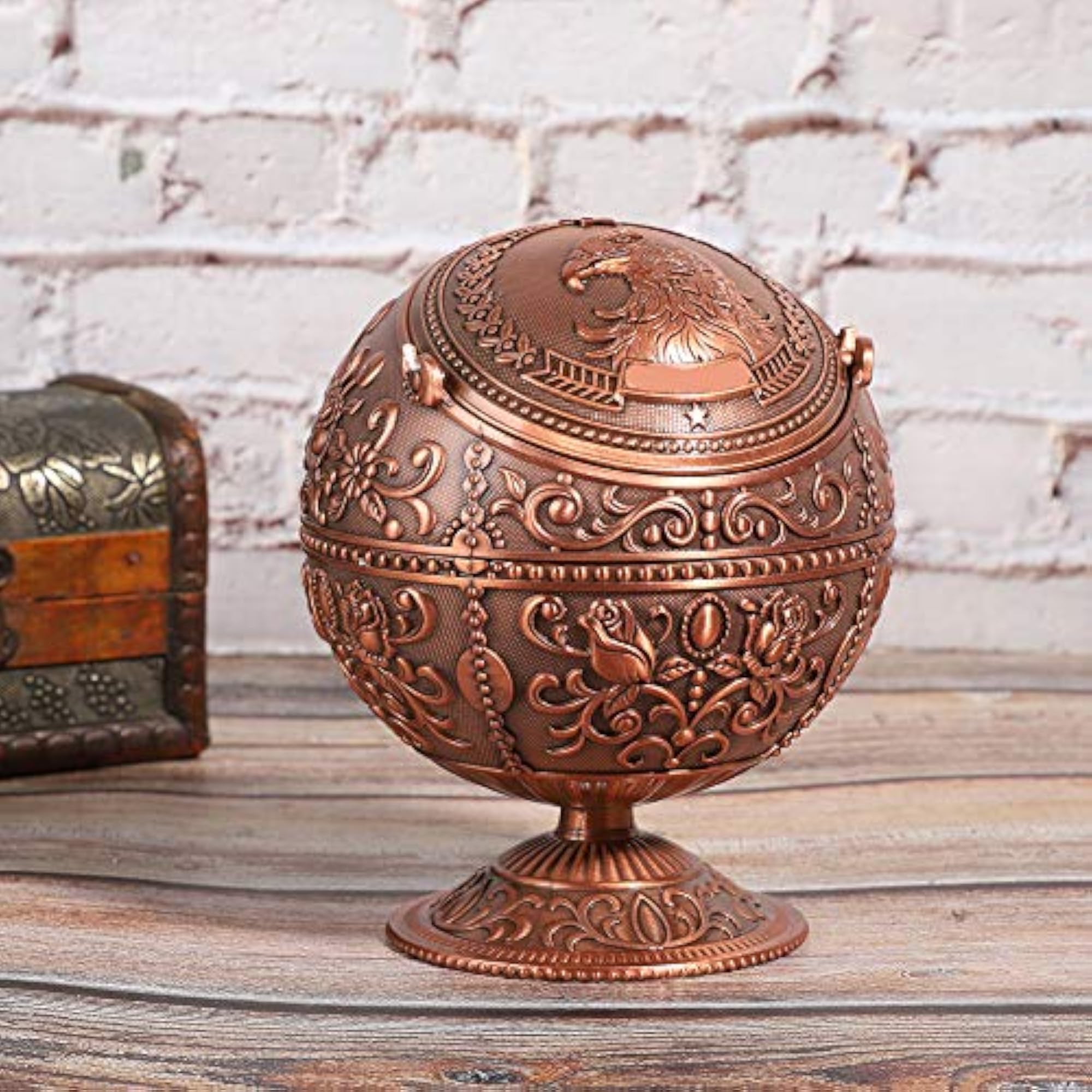 Vintage Metal Ashtray, Practical and Durable Design