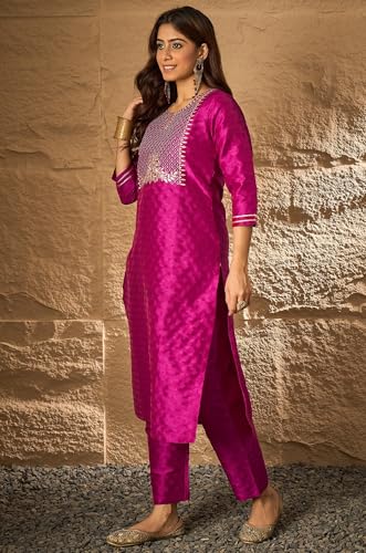 Image of Women's Silk Blend Solid Regular Kurta Set