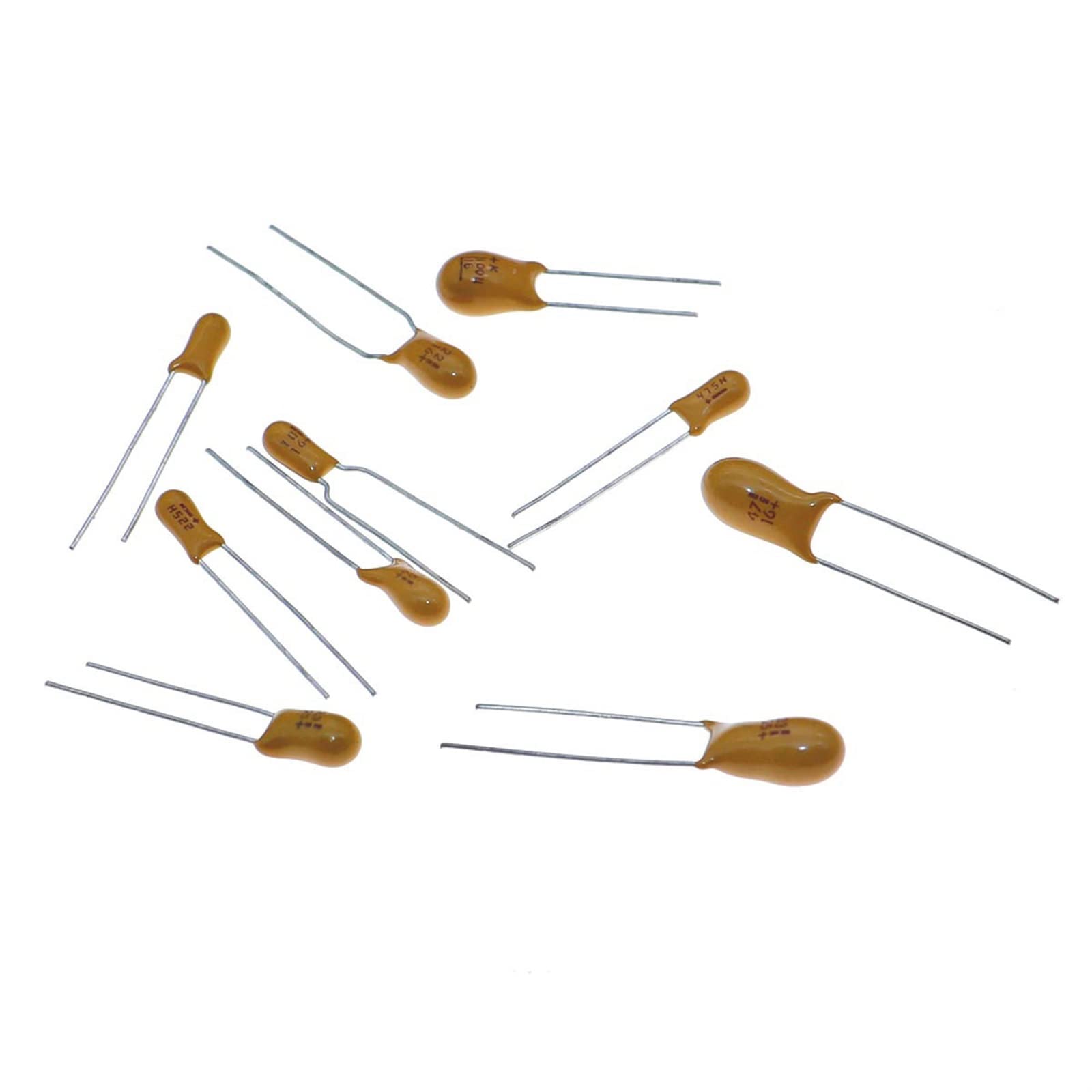 Un assortimento di condensatori al tantalio, standard con terminazione a filo della superficie e tipi di supporto (SMT Foto stock