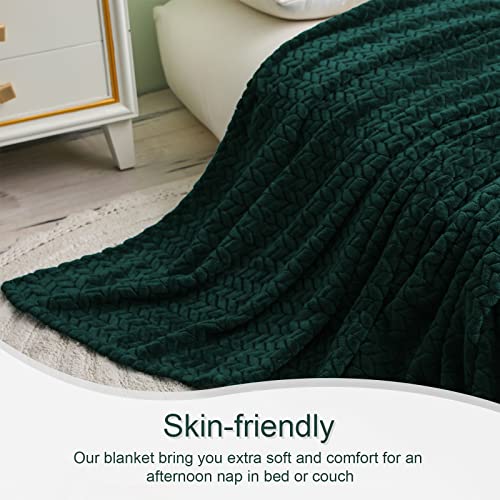 Exclusivo Mezcla Large Flannel Fleece Throw Blanket, 50X70 Inches Soft Jacquard Weave Leaves Pattern Blanket For Couch, Cozy, Warm, Lightweight And Decorative Forest Green Blanket #TOP4
