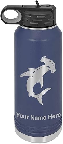 LaserGram Botella de agua de doble pared abatible de 32 onzas con pajilla, tiburón martillo, grabado personalizado incluido (azul marino)