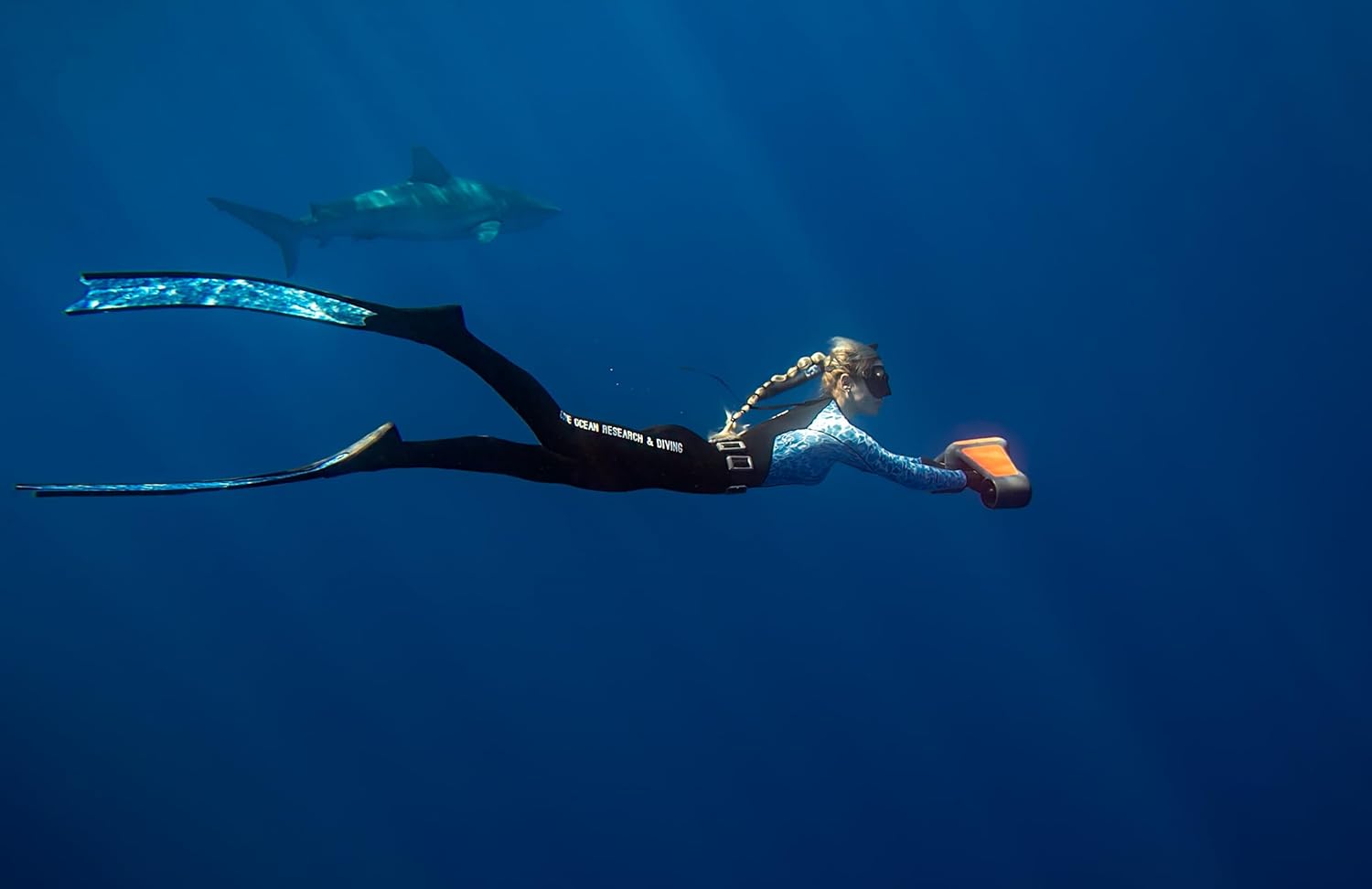 S1 Sottomarino scooter with 2 -speed support and action camera for swimming pool for sea sports and snorkeling from underwater surfing 9 51SaHCFeMkL. AC SL1500