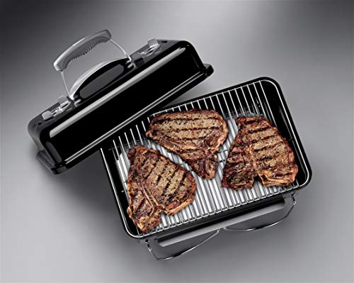Weber Go-Anywhere Holzkohlegrill/Tragbarer Grill mit klappbaren Beinen, Kompaktes Design für Camping und Picknicks, Robuste Emaille, Präzise Temperaturregelung, 42 x 26 cm Grillfläche, Schwarz