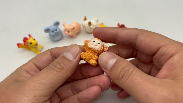 Amazon.co.jp: Pinenjoy 12個 動物 フィギュア 干支の置物 樹脂