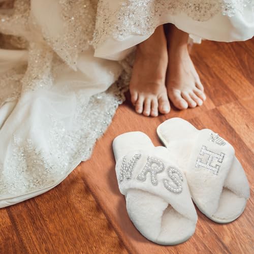 Image of Xtinmee Personalized Initial Wedding Bride Slipper Mrs Pearl Letter Makeup Bag Bachelorette Party Bridal Shower Wedding Gifts(H)