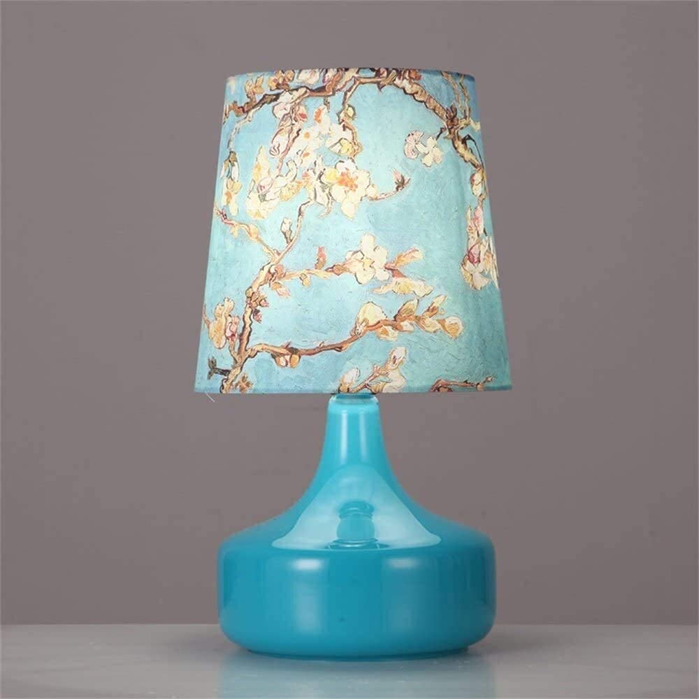Lampe de chevet nordique en verre pour sublimer le design intérieur du salon