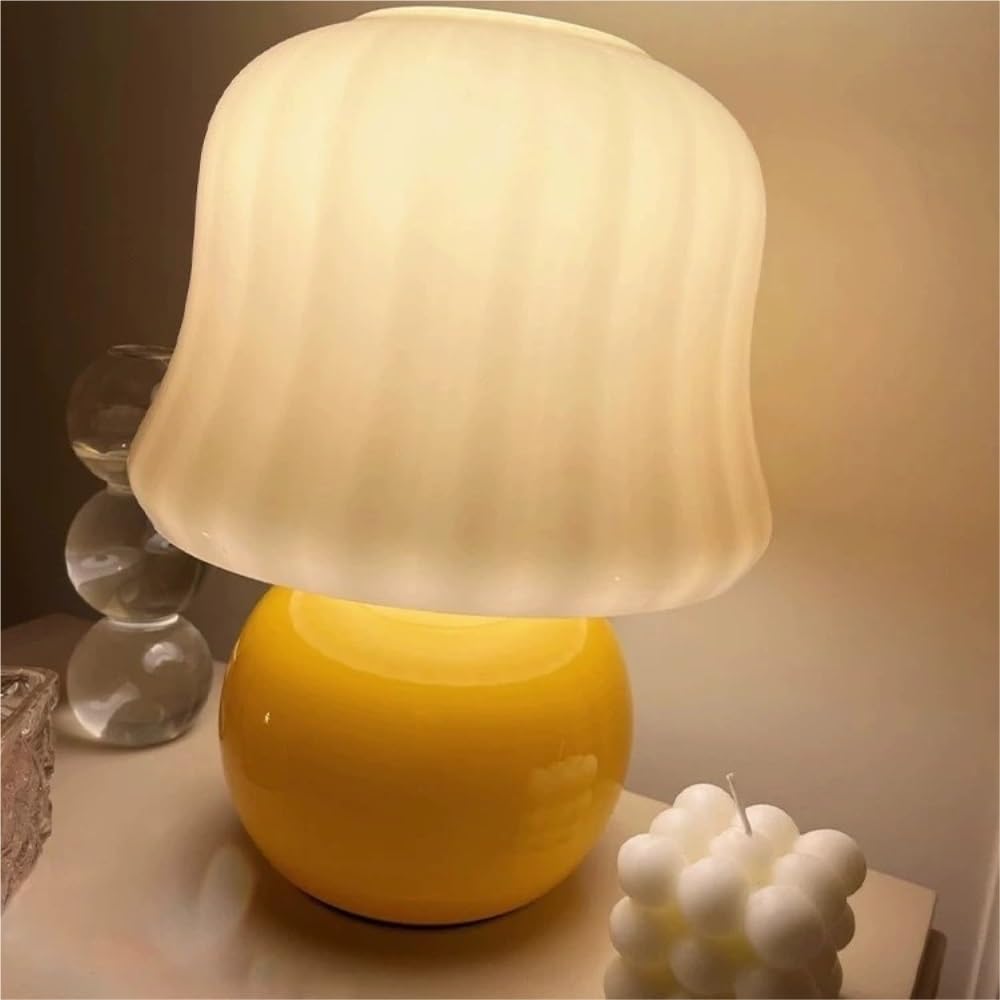 Lampada vintage francese, luce notturna ambientale sul comodino | Vintage francese, paralume in vetro, fungo, metà secolo, luce notturna ambientale