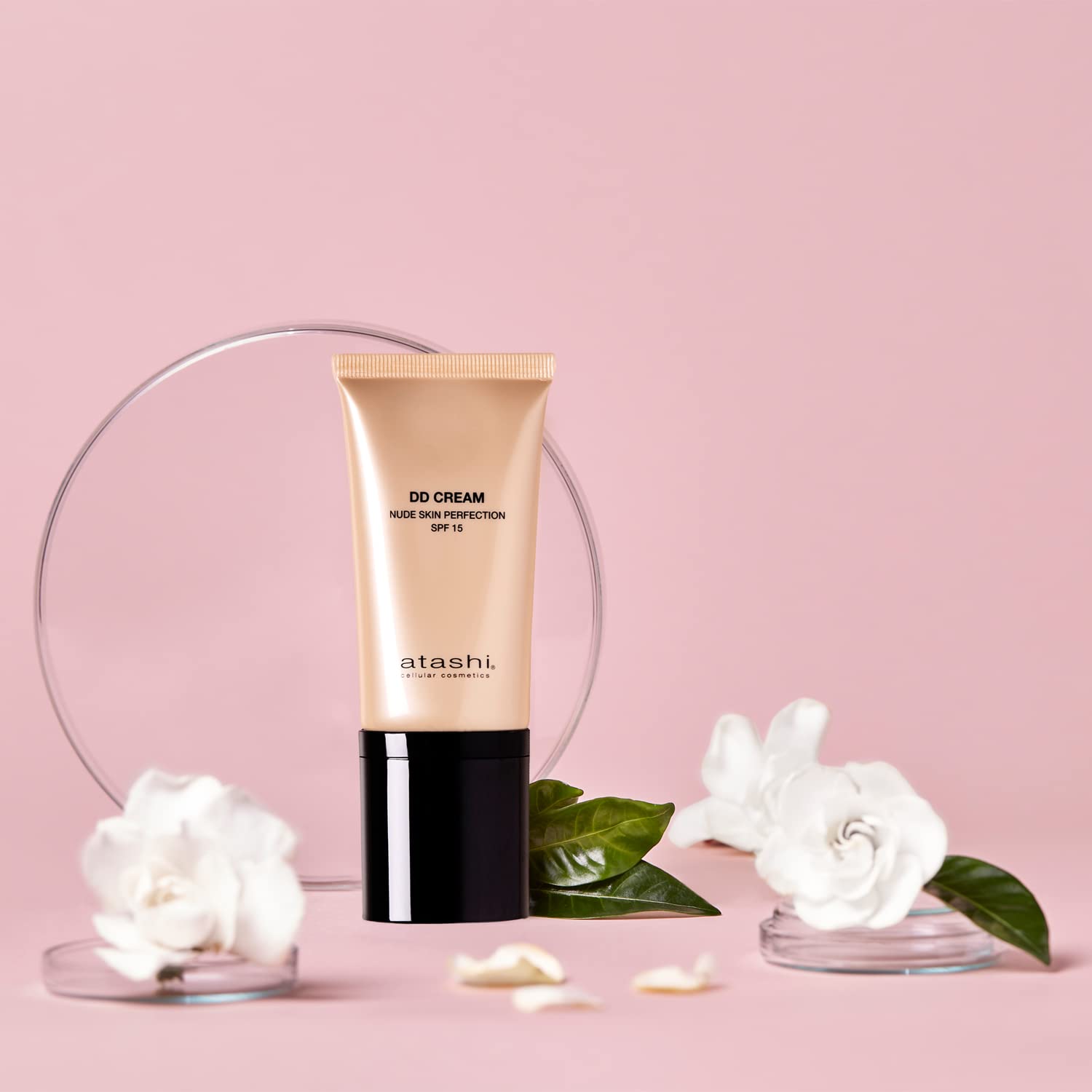 Atashi DD Cream AntioN | Leczenie przeciwstarzeniowe z kolorem | Brak makijażu - makijaż | Plamy attenua i minimalizuje porów | Gardenia Jasminoid i Retinol | Bezpowietrzny |. Średni ton |. SPF15 - 50 ml