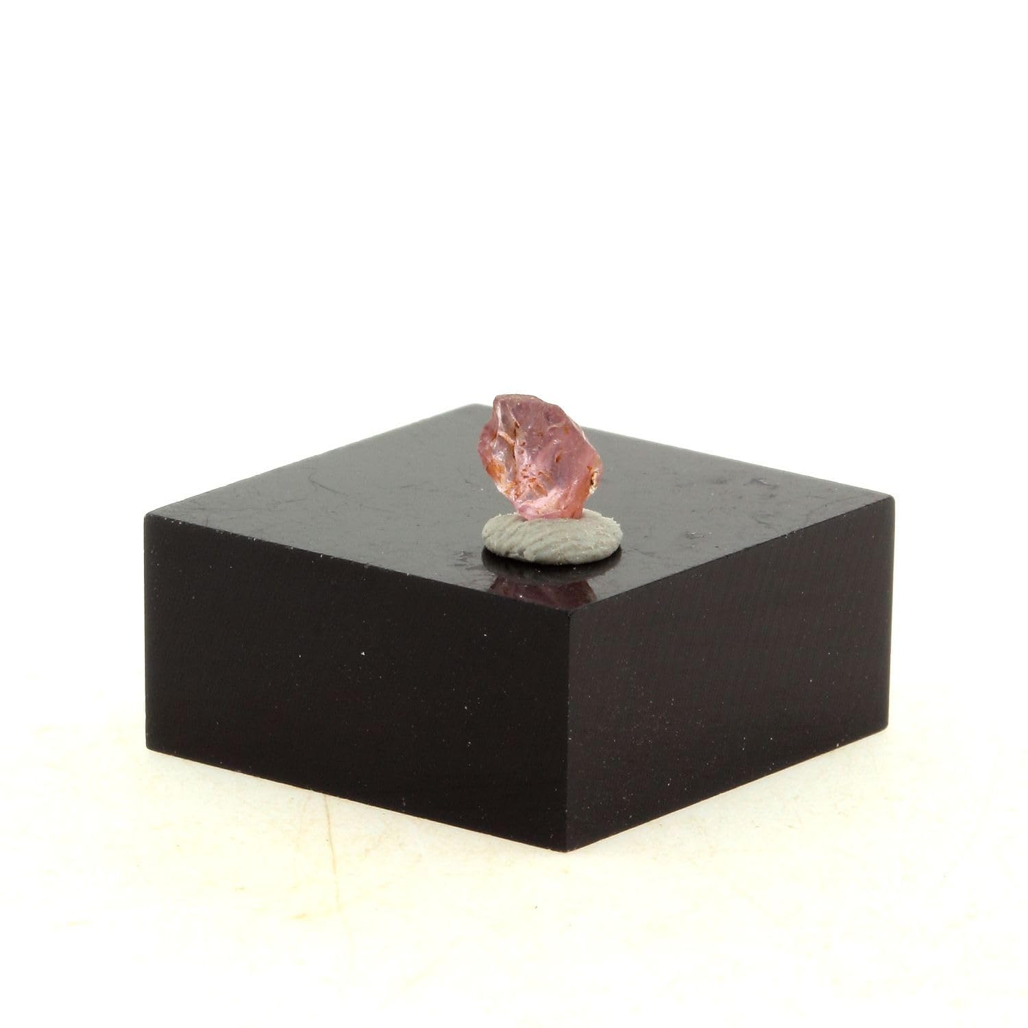 A BijouxMalaya Garnet 0.55 carats