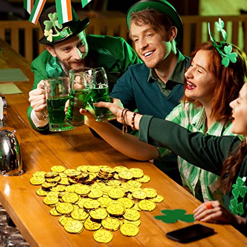 Sanwuta 400 Pieces St. Patrick\'s Day Gold Coins Plastic Lucky Shamrock Leprechaun Coins St Patricks Day Decorations with 3 Leaf Clover Patterns for Party Decoration Favors